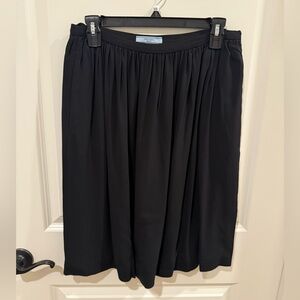 Prada Black Skirt Pleated Size 44 with Pockets
